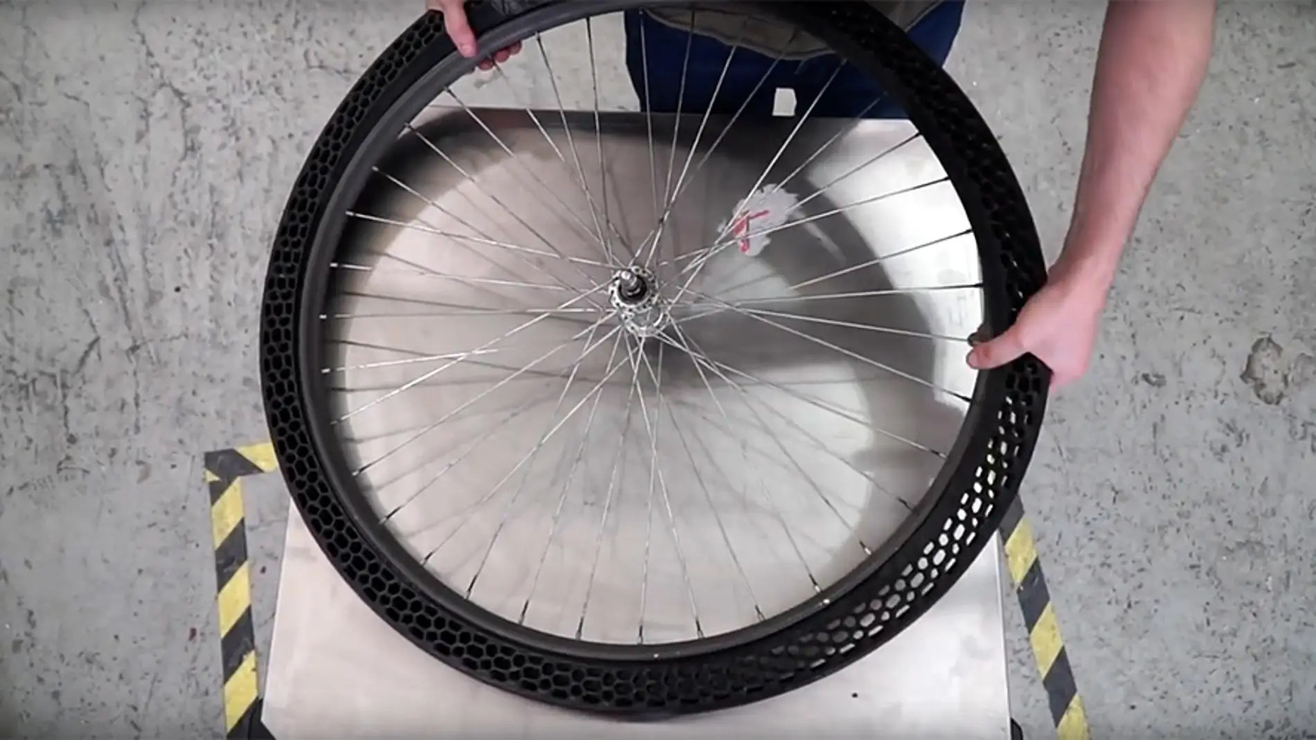 La impresión en 3D no tiene límites: crean una rueda sin aire para bicicletas 