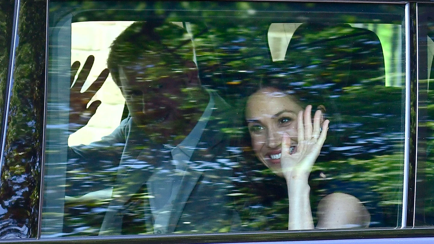 Meghan Markle y el príncipe Harry a su llegada a la recepción con Isabel II Meghan Markle y el príncipe Harry a su llegada a la recepción con Isabel II