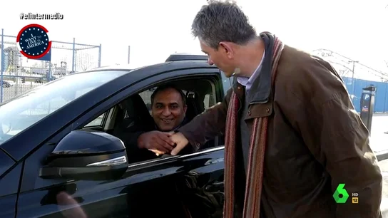 Guillermo Fesser con un conductor Guillermo Fesser con un conductor