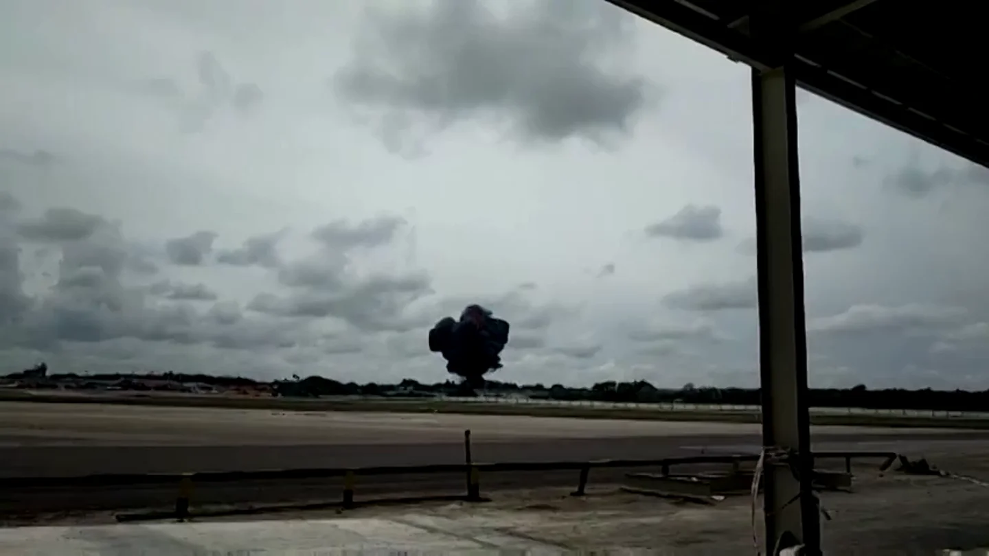 Lugar donde ocurrió el accidente de avión Testigos del accidente de avión en La Habana dicen que el Boeing 737 intentó volver al aeropuerto y chocó con cables de electricidad