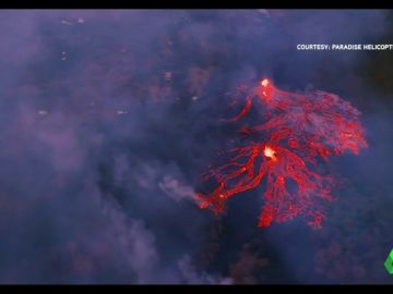 Continúa el riesgo en Hawái por la lava que brota de una veintena de fisuras del volcán Kilauea Continúa el riesgo en Hawái por la lava que brota de una veintena de fisuras del volcán Kilauea