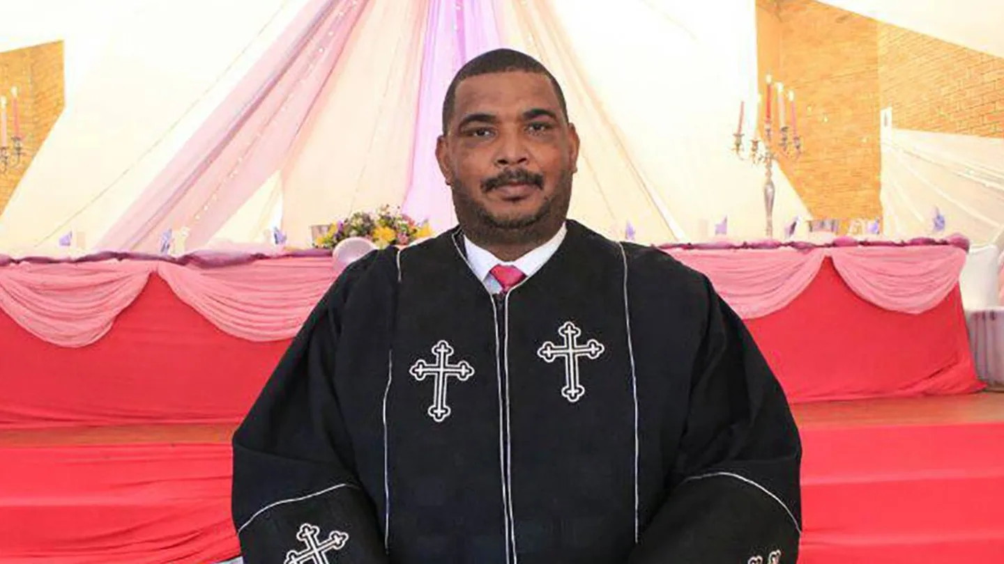 El pastor Oscar Bougardt El pastor Oscar Bougardt
