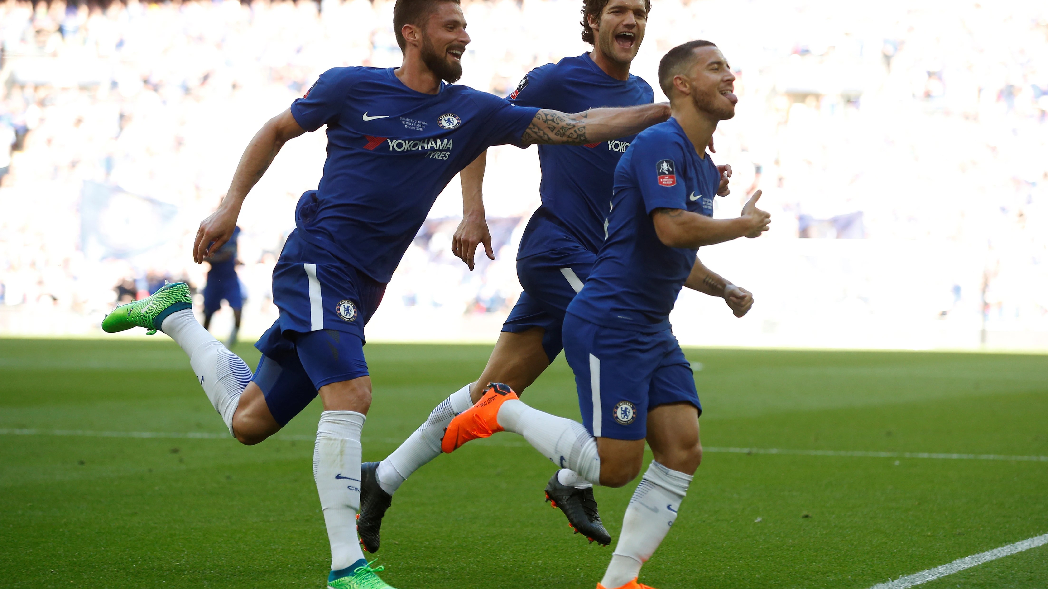 Hazard celebra su gol de penalti contra el United