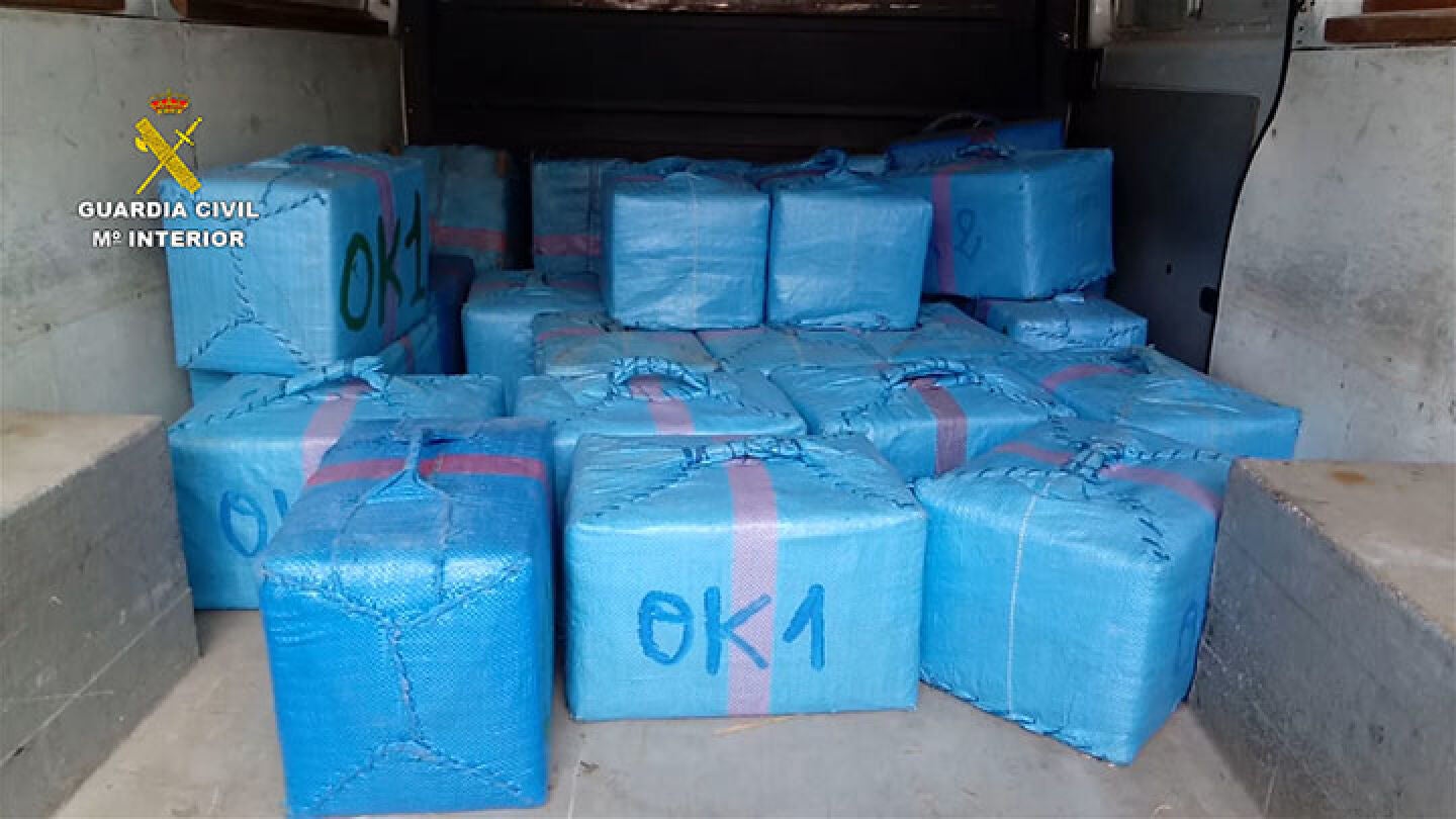 Kilos de hach&iacute;s incautados por la Guardia Civil