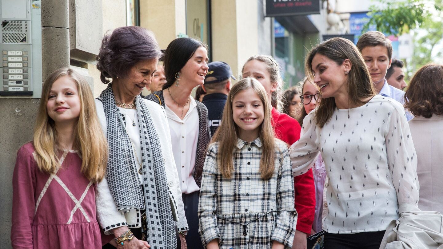 La reina Letizia, junto a do&ntilde;a Sof&iacute;a, la princesa Leonor y la infanta Sof&iacute;a