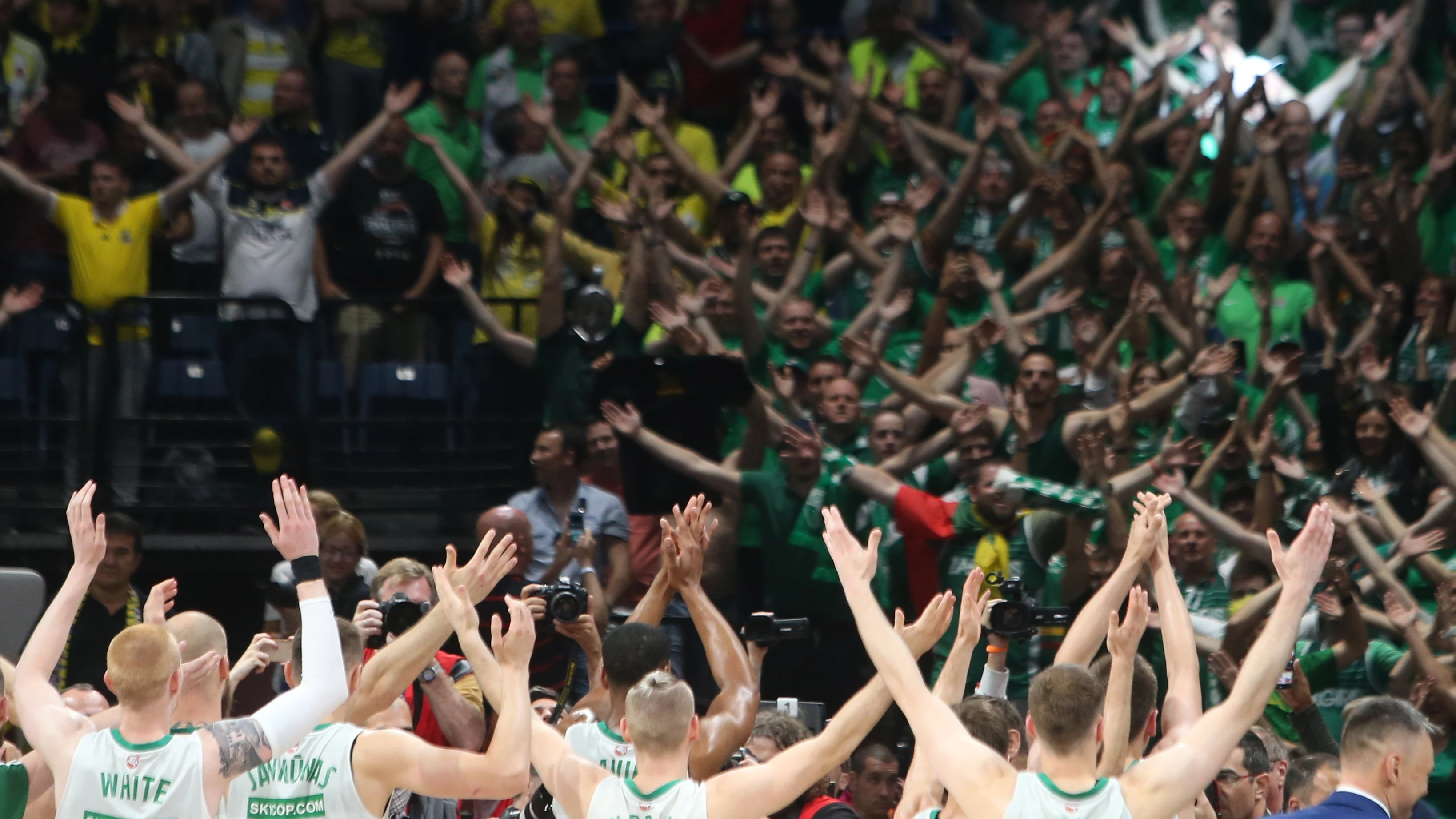 Zalgiris Kaunas celebrando la victoria