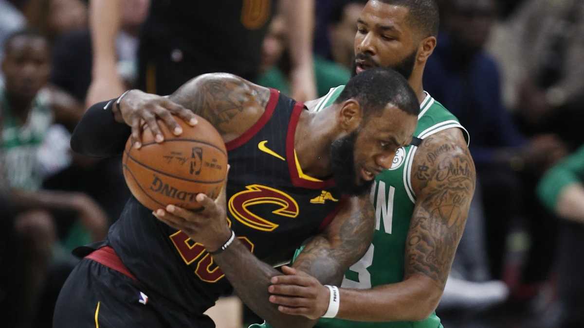 LeBron James, ante Morris