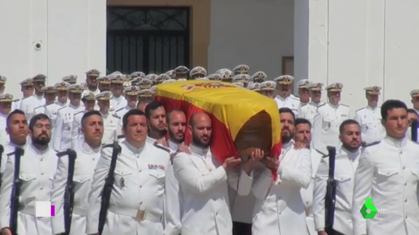 Homenaje militar en Cádiz para despedir al joven soldado que murió en Mali Homenaje militar en Cádiz para despedir al joven soldado que murió en Mali