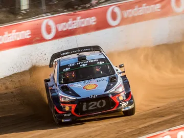 Thierry Neuville se lleva una victoria casi perfecta en Portugal Thierry Neuville se lleva una victoria casi perfecta en Portugal