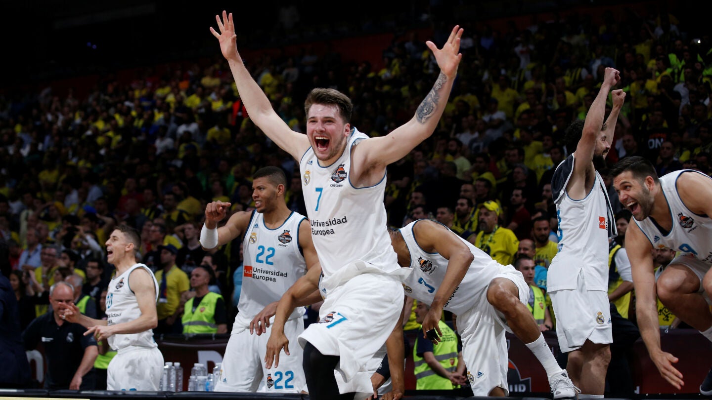 Luka Doncic celebra la Euroliga lograda por el Real Madrid