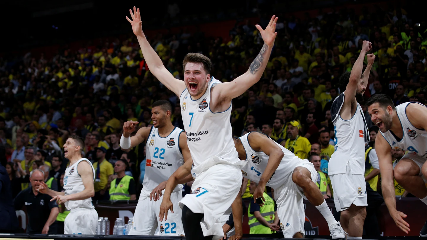 Luka Doncic celebra la Euroliga lograda por el Real Madrid Luka Doncic celebra la Euroliga lograda por el Real Madrid
