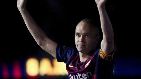 Andr&eacute;s Iniesta se despide del Camp Nou