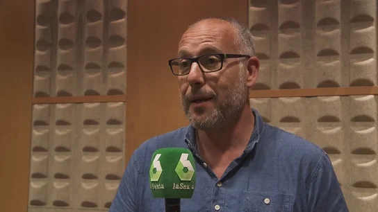 Santi González, director de Bienvenidas al norte y al sur: "Estas mujeres nos van a enseñar que hablando se entiende la gente" Santi González, director de Bienvenidas al norte y al sur: "Estas mujeres nos van a enseñar que hablando se entiende la gente"