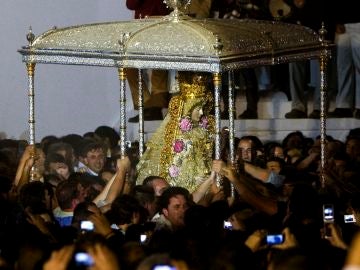 Procesión de la Virgen del Rocío Procesión de la Virgen del Rocío