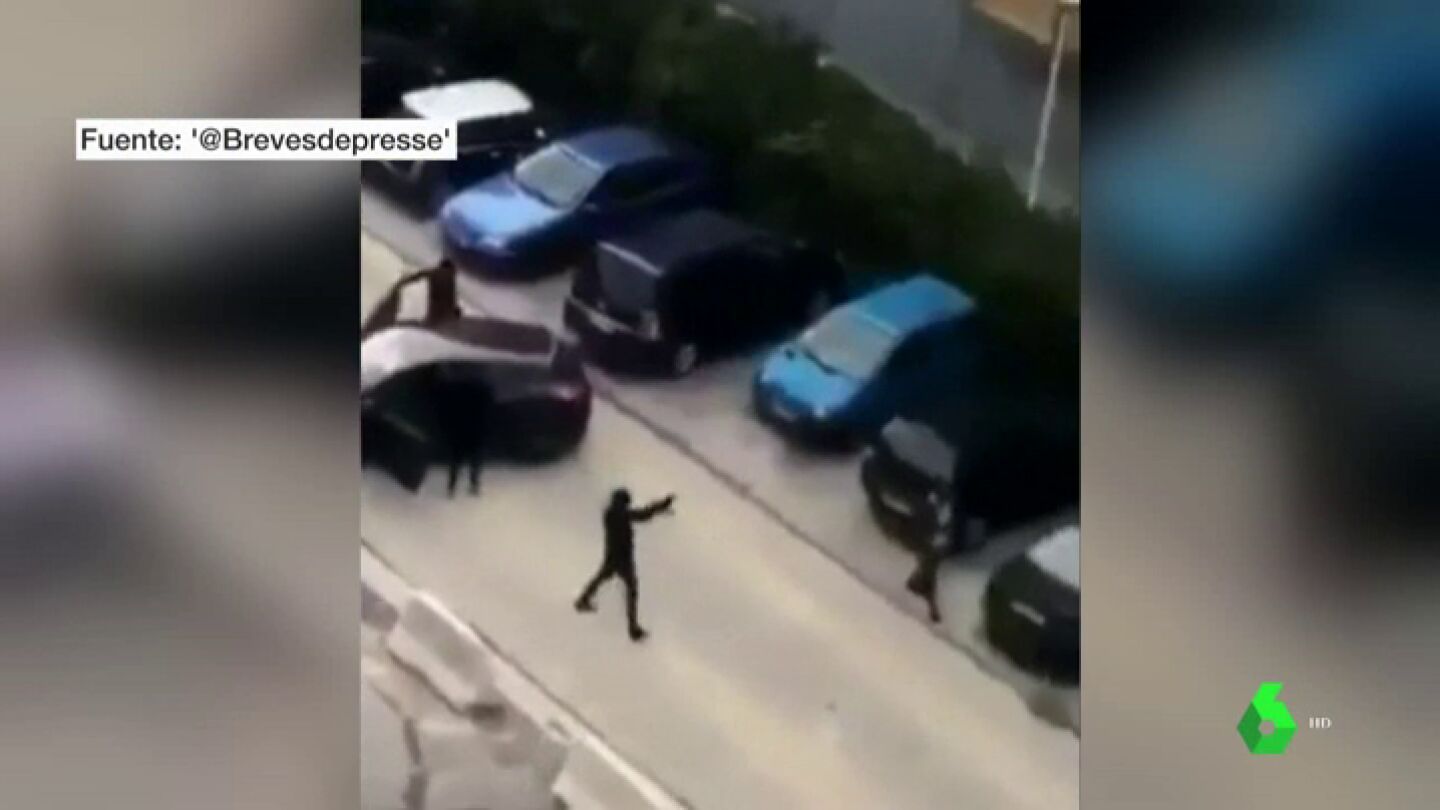 Varios encapuchados disparan con kalashnikovs a un grupo de j&oacute;venes en plena calle de Marsella