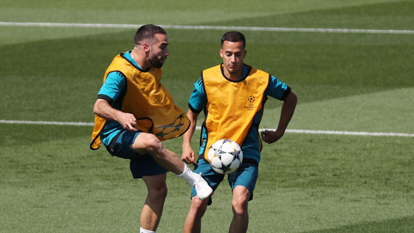 Dani Carvajal junto a Lucas V&aacute;zquez en Valdebebas