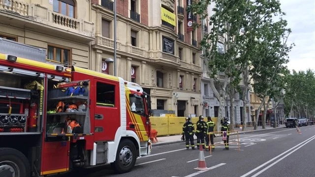 Emergencias actúa en el edificio en obras derrumbado en Madrid