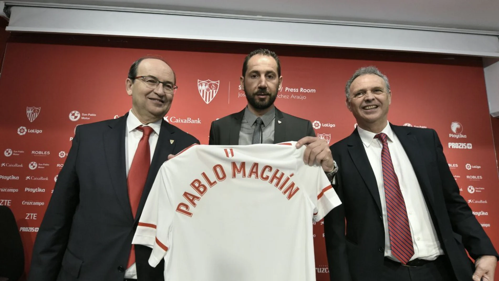 Pablo Machín, junto a Pepe Castro y Joaquín Caparrós