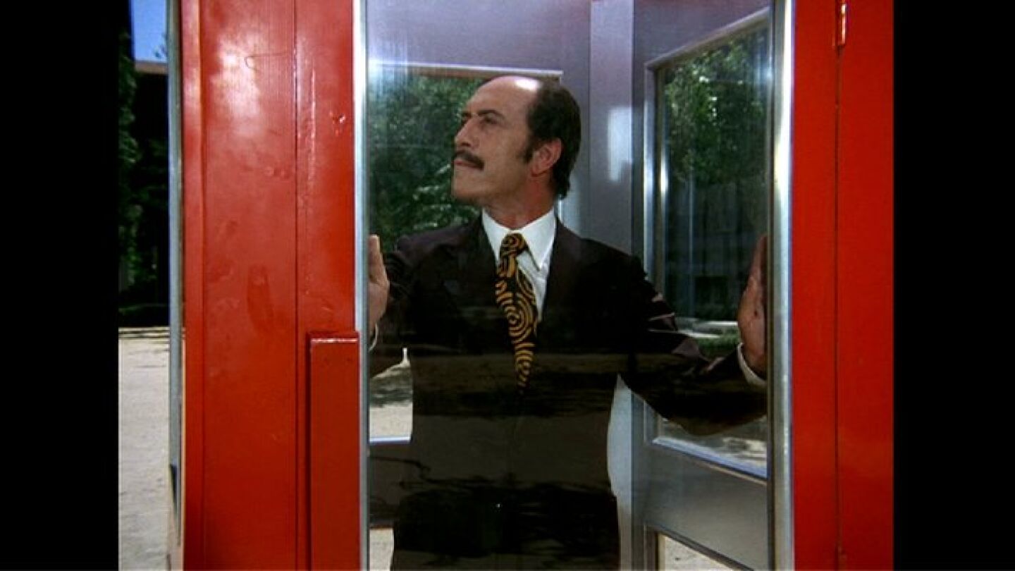 Fragmento de la pel&iacute;cula 'La Cabina', de Antonio Mercero