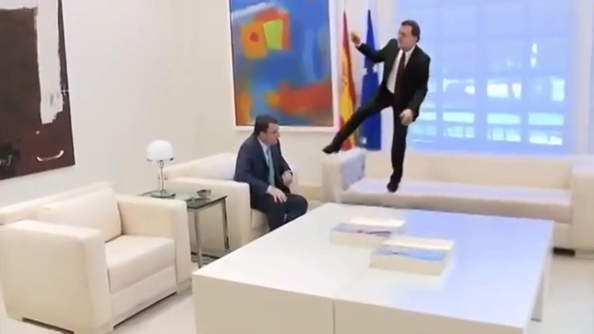 #VídeoManipulado | El Aurresku de Mariano Rajoy a Aitor Esteban en La Moncloa