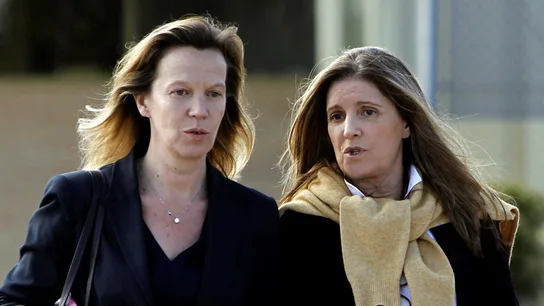 Rosalía Iglesias (d), mujer del extesorero del PP Luis Bárcenas, acompañada de su abogada Rosalía Iglesias (d), mujer del extesorero del PP Luis Bárcenas, acompañada de su abogada