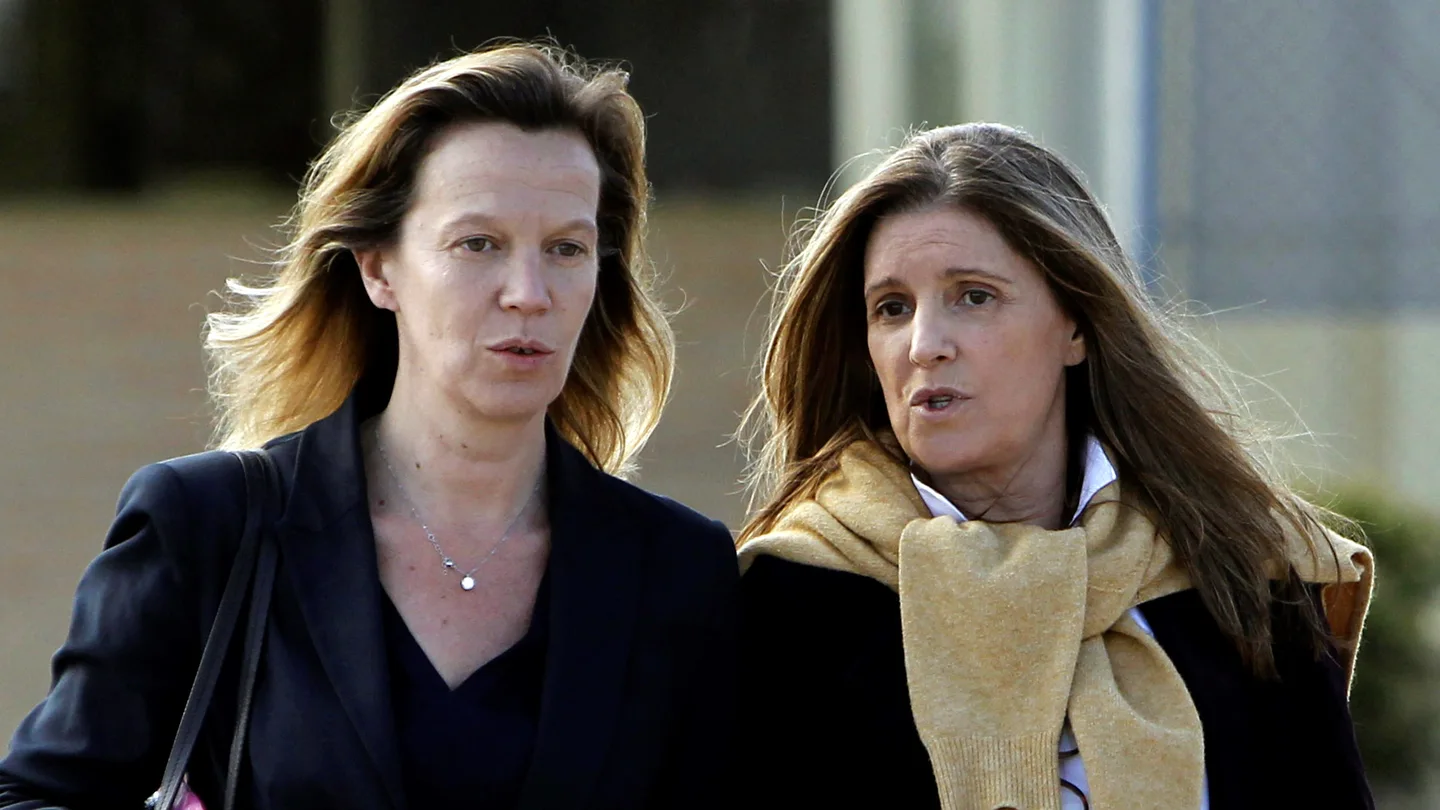 Rosalía Iglesias (d), mujer del extesorero del PP Luis Bárcenas, acompañada de su abogada Rosalía Iglesias (d), mujer del extesorero del PP Luis Bárcenas, acompañada de su abogada