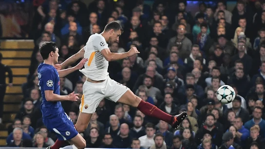 Dzeko y su espectacular remate contra el Chelsea Dzeko y su espectacular remate contra el Chelsea