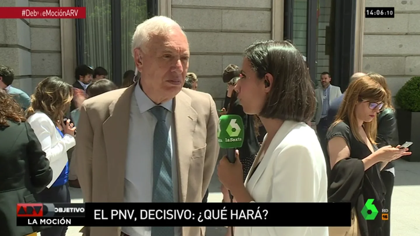 García-Margallo aconseja dimitir a Rajoy: "Es más sensato seguir en funciones y no abrir un periodo de incertidumbre" García-Margallo aconseja dimitir a Rajoy: "Es más sensato seguir en funciones y no abrir un periodo de incertidumbre"