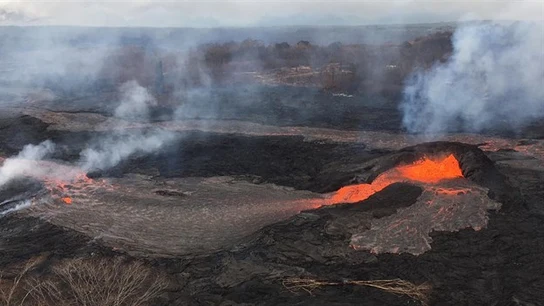 Imagen de archivo del flujo de lava del volcán Kilauea en Hawái Imagen de archivo del flujo de lava del volcán Kilauea en Hawái