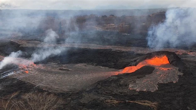 Imagen de archivo del flujo de lava del volcán Kilauea en Hawái Imagen de archivo del flujo de lava del volcán Kilauea en Hawái