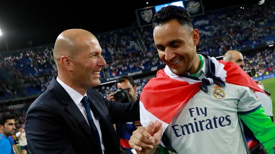 Zidane y Keylor se dan la mano Zidane y Keylor se dan la mano