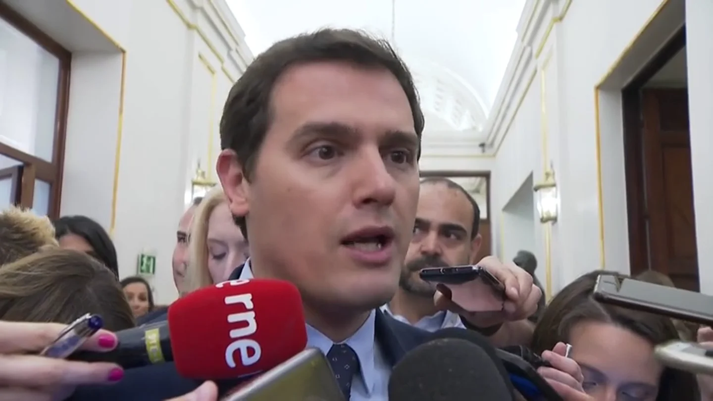 Albert Rivera: "No hay derecho a que el bipartidismo no se ponga de acuerdo" Albert Rivera: "No hay derecho a que el bipartidismo no se ponga de acuerdo"
