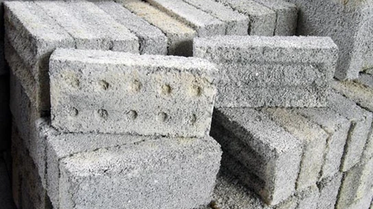 Ladrillos hechos a base de plástico reciclado Ladrillos hechos a base de plástico reciclado