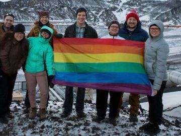 La Antártida celebrará así el Día del Orgullo Gay La Antártida celebrará así el Día del Orgullo Gay