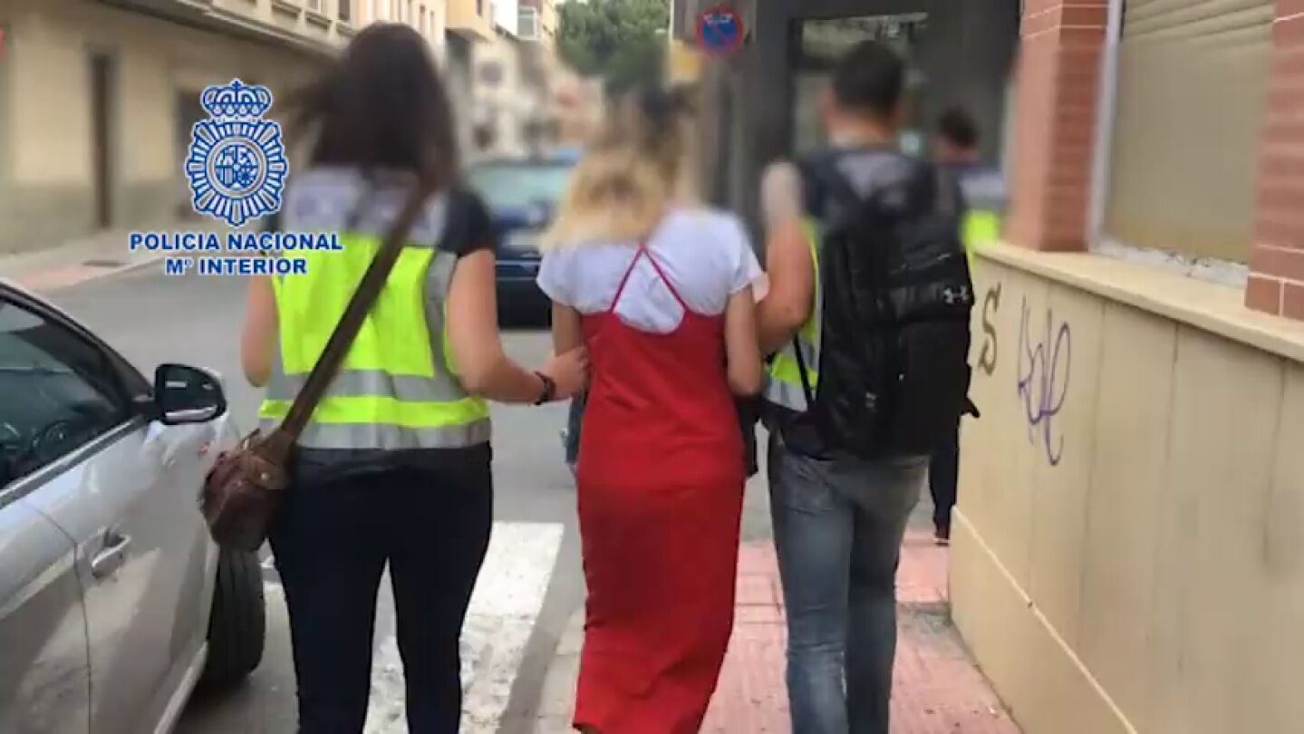La mujer detenida en Elda por la muerte del hijo de su compa&ntilde;ero declara ante el juez 
