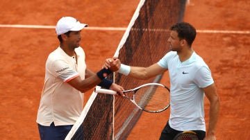 Verdasco y Dimitrov se saludan tras el partido