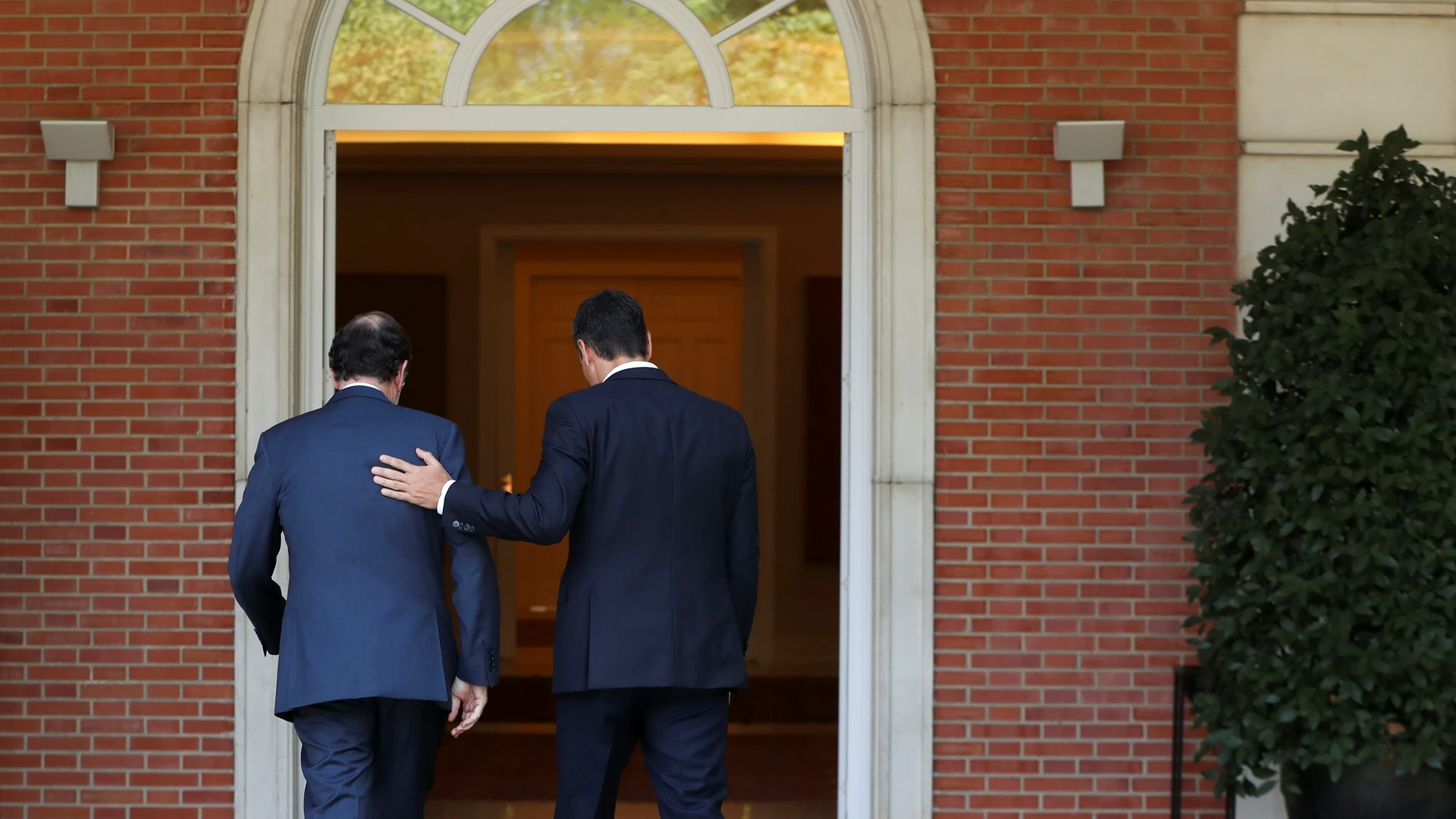 Mariano Rajoy y Pedro Sánchez en el Palacio de la Moncloa