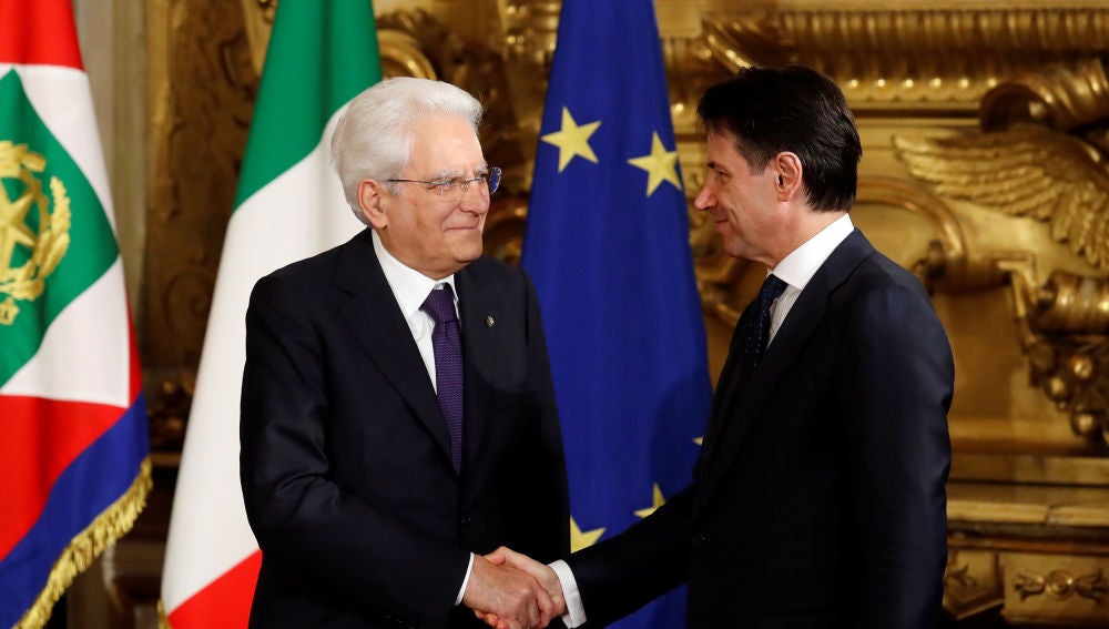 El presidente de la República italiana, Sergio Mattarella, con el primer ministro, Giuseppe Conte