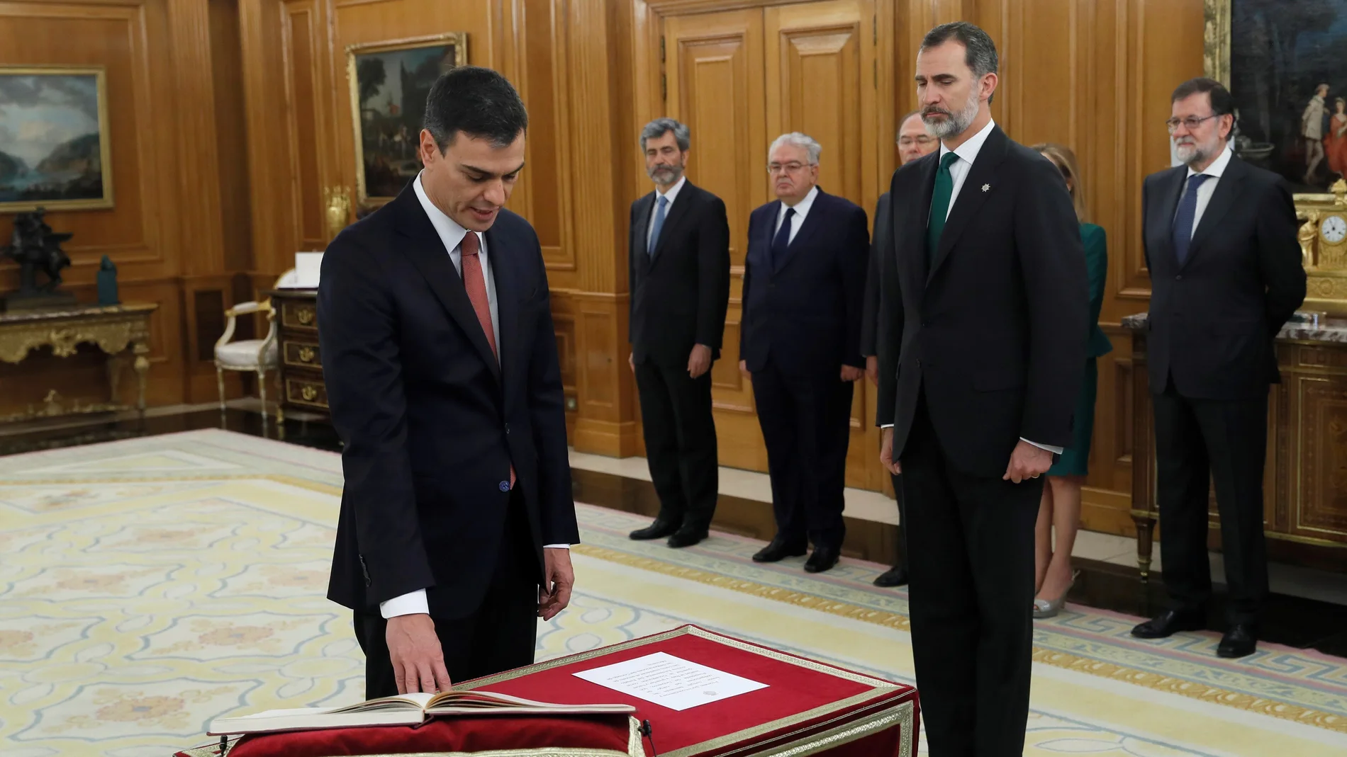 Pedro Sánchez promete su cargo como presidente del Gobierno en el Palacio de la Zarzuela