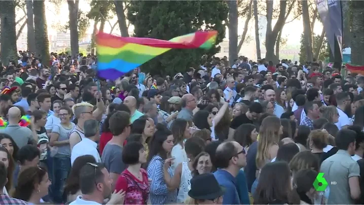 <p>Día grande en Badajoz: la fiesta de Los Palomos sigue reivindicando los derechos LGTBI en su octava edición</p>