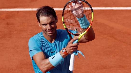 Rafa Nadal celebra su victoria en tierra batida Rafa Nadal celebra su victoria en tierra batida