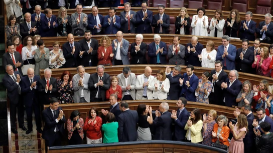 El BOE publica el nombramiento de Pedro Sánchez y el cese del Gobierno El BOE publica el nombramiento de Pedro Sánchez y el cese del Gobierno