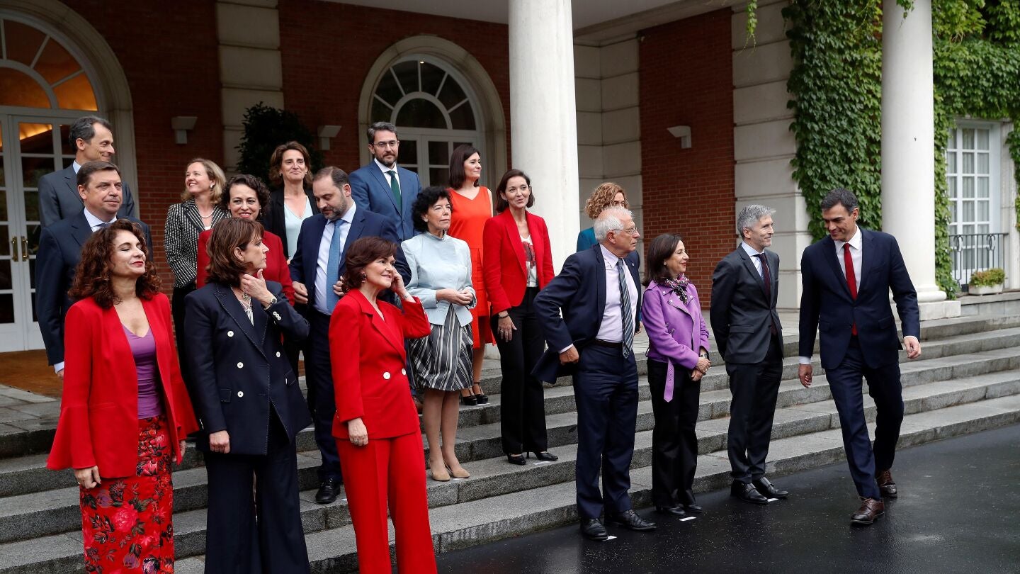 S&aacute;nchez preside el primer Consejo de Ministros