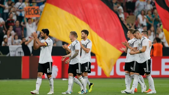 La selección alemana de fútbol celebra su victoria La selección alemana de fútbol celebra su victoria