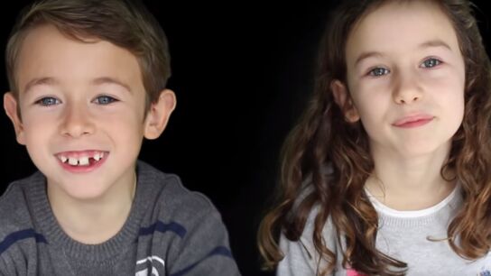 Marc y Paula, los ni&ntilde;os protagonistas del documental