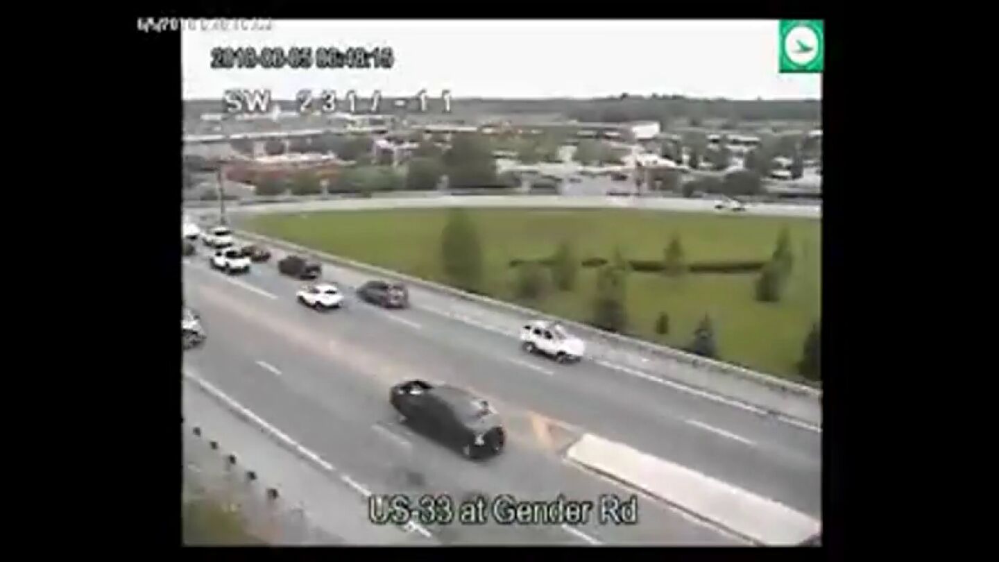 Un hombre conduce durante dos kil&oacute;metros marcha atr&aacute;s por la autopista en Ohio, EEUU