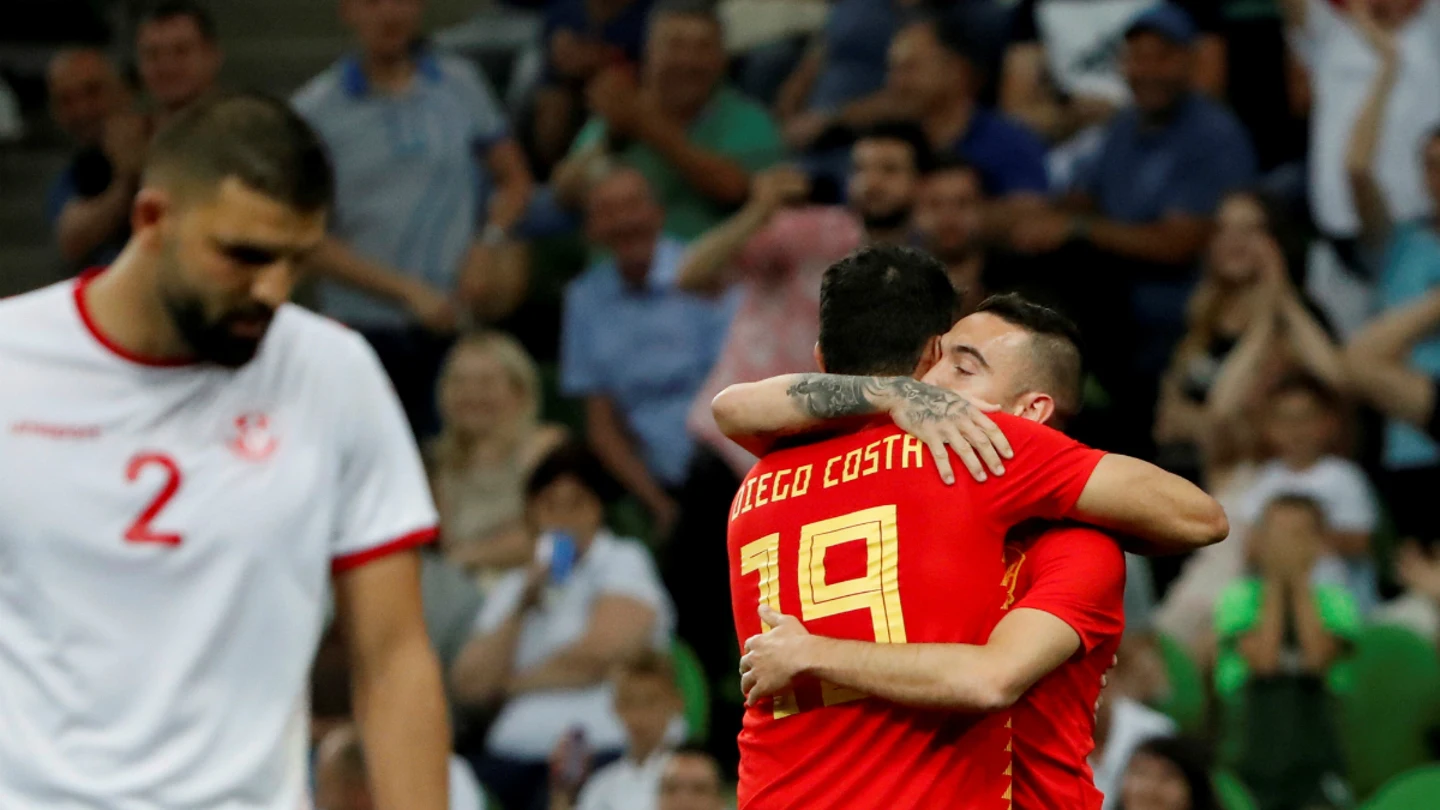 Diego Costa abraza a Iago Aspas Diego Costa abraza a Iago Aspas