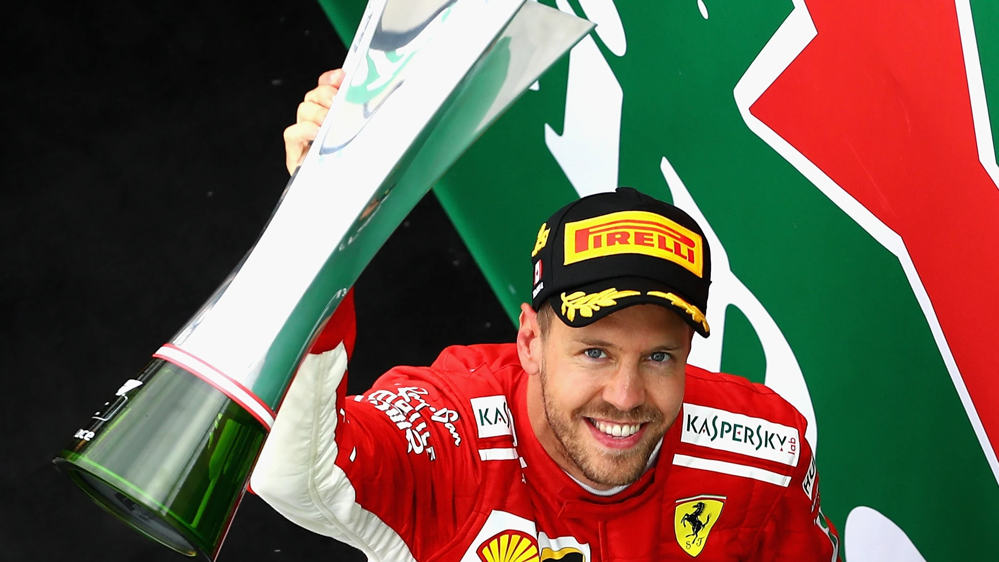 Sebastian Vettel celebra su victoria en Canadá