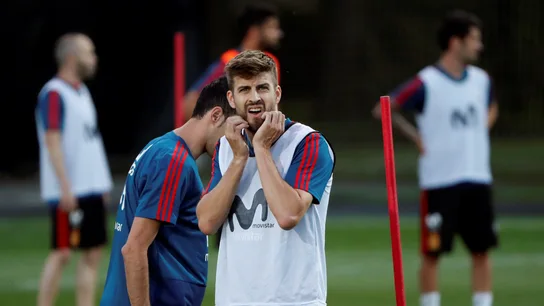 Gerard Piqué durante un entrenamiento en Krasnodar Gerard Piqué durante un entrenamiento en Krasnodar
