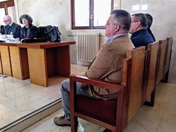 Juzgan a tres policías locales de Palma por vejaciones a una compañera Juzgan a tres policías locales de Palma por vejaciones a una compañera